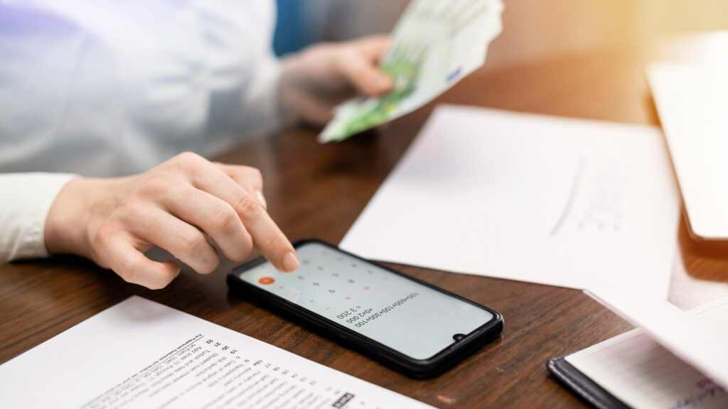 Entenda o Conceito de Abusividade em Contratos Bancários e Como Garantir Seus Direitos